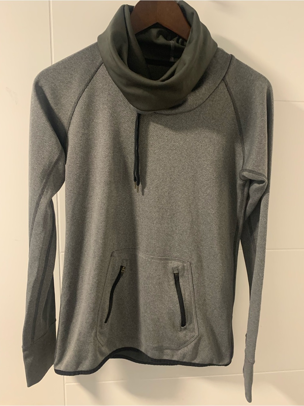 Noble Men's Gray Turtleneck Pullover Sweater with Zip PocketsA13